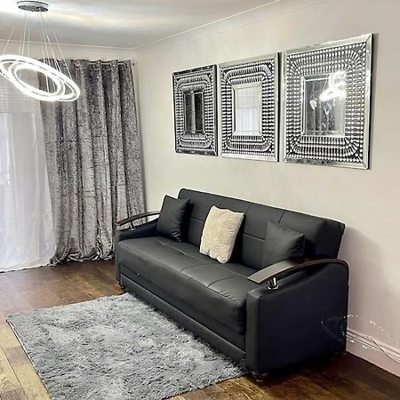 Spacious 4 Bedroom House ビラリキー エクステリア 写真
