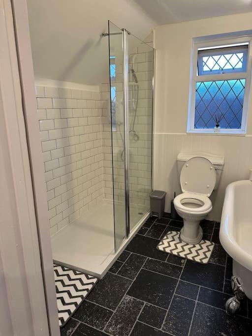 Spacious 4 Bedroom House ビラリキー エクステリア 写真